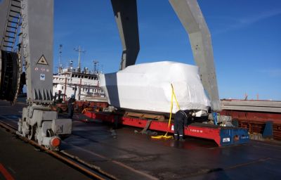 Delivery of exhibition motorboats from Netherlads/France to Russia
